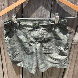 The North Face Amphibious Short Sz M EUC